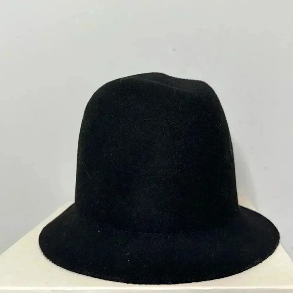 H&M Black Hat - Picture 1 of 5